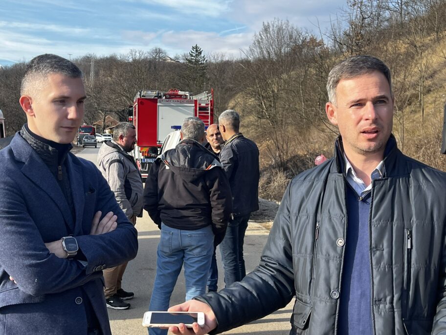 Poslanici Narodne stranke u Pirotu - "Cisterne se sporo evakuišu, vlast neodgovorna" 8 aleksic i stankovic