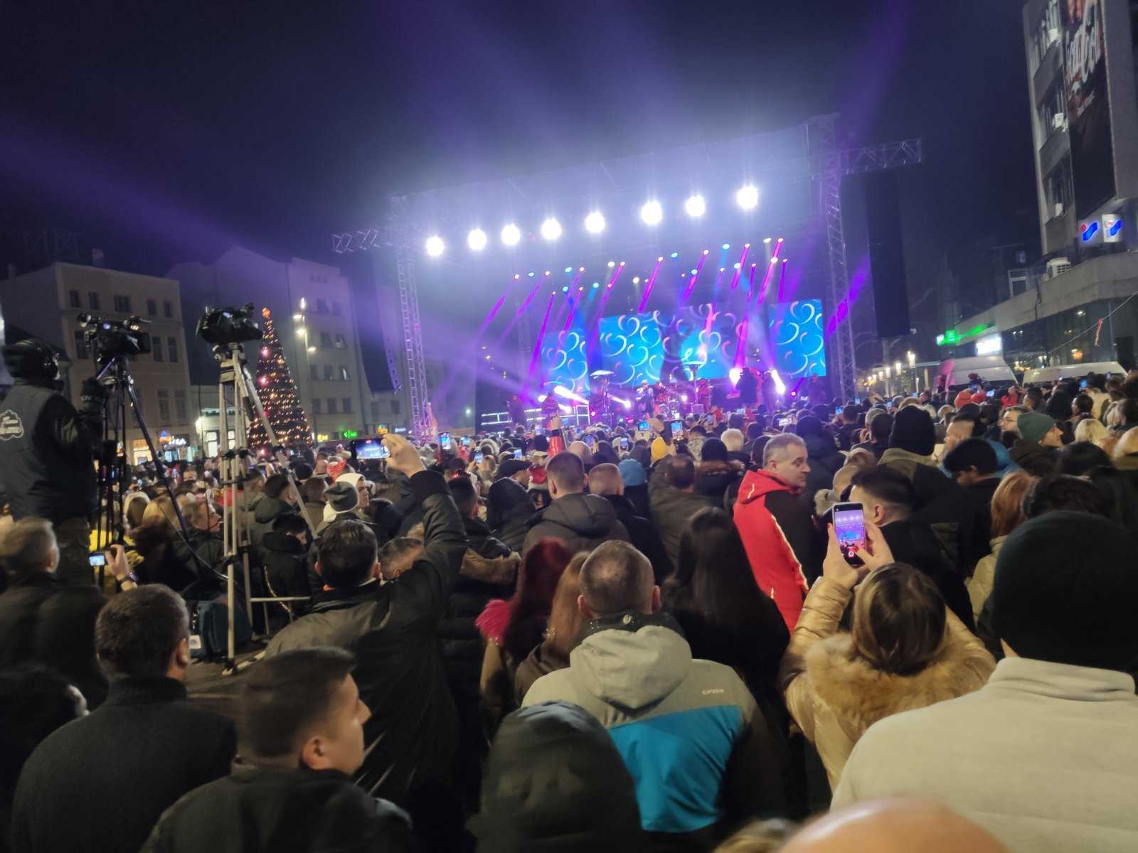 IMG-09ed6e939edd604f5afe4879ae589fe8-V