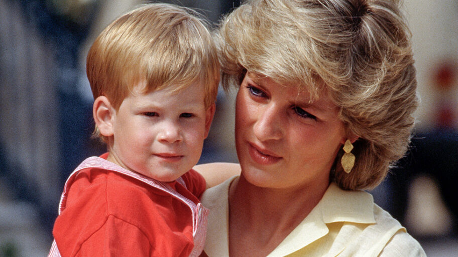 128214902 976 harry diana 1987 gettyimages 1178089536