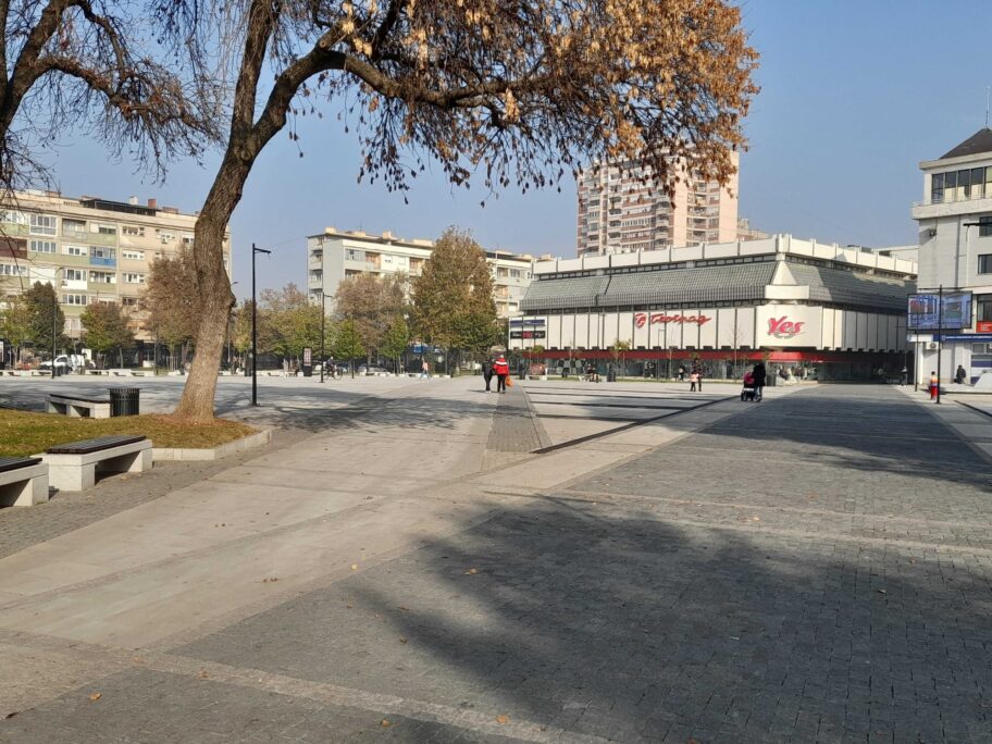 Firma sa Cvetanovićeve ”crne liste” dobila posao za nastavak radova na leskovačkom Trgu 11 20221109 124620 scaled