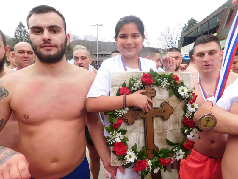 Desetogodišnjakinja prva do Časnog krsta u Vladičinom Hanu, plivalo se širom Pčinjskog okruga 13 Dunja Han