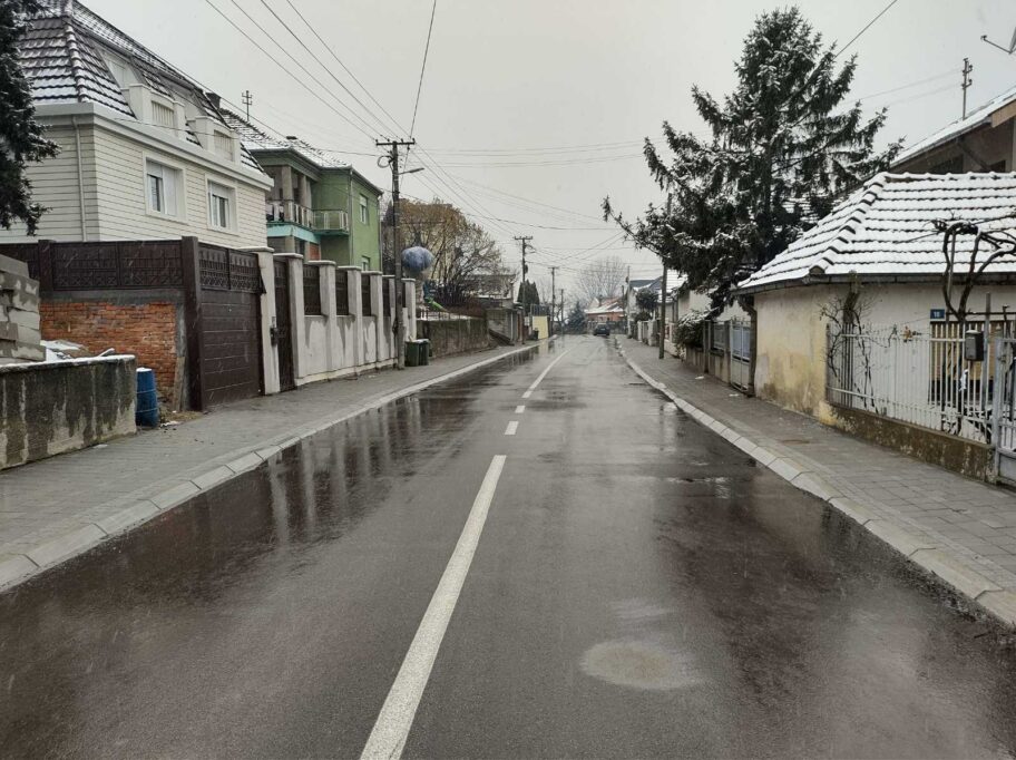 Leskovčani protestuju, traže iscrtani parking, stižu im kazne za parkiranje ispred svojih kuća 19 IMG 8765261e13e74f3812efd424f234d1ac V