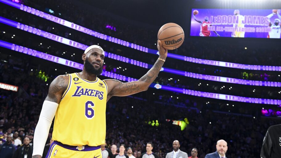 Košarka i NBA liga: Lebron Džejms oborio rekord Karima Abdula Džabara u broju postignutih poena 6 128559558 gettyimages 1246879724