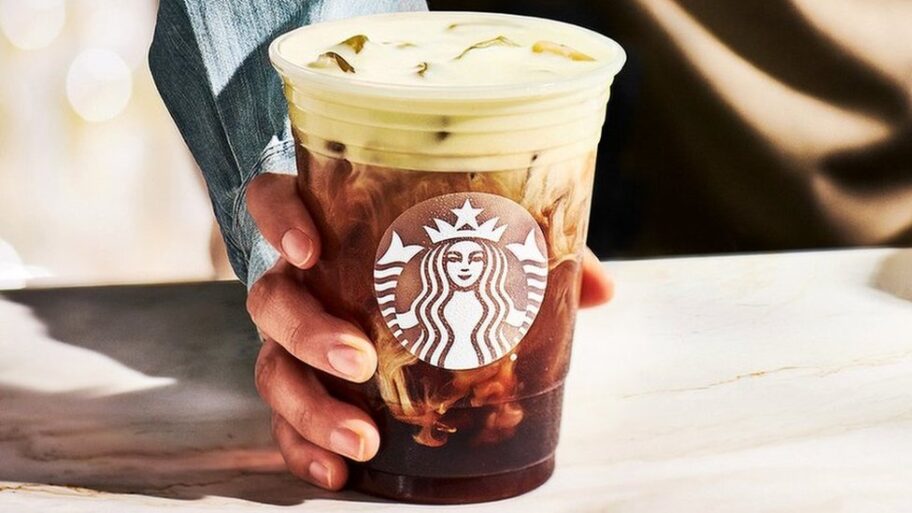 128704936 20230221 starbucks oleato golden cold foam handoff