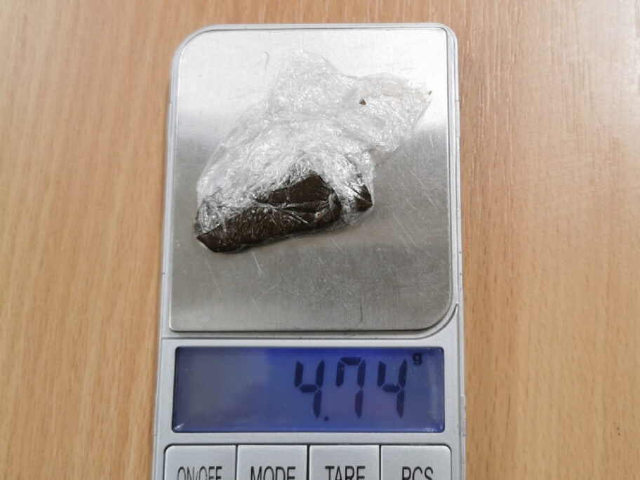 Carina se "pohvalila" zaplenom grumena hašiša na Gradini - "prenos moguć samo uz recept" 20 5 3