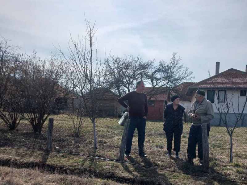 Meštani Merdara dobili uličnu rasvetu, čekaju na ostala Vučićeva obećanja 8 Mestani Merdara