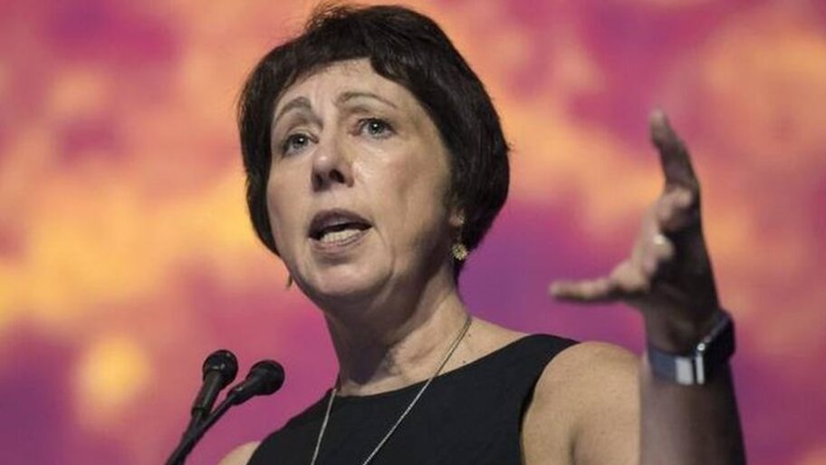 128857221 nicola fox