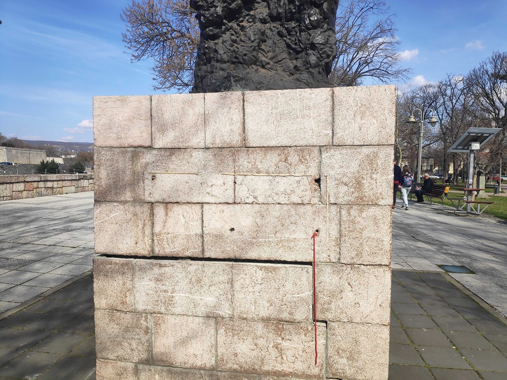 spomenik konstantinu 1