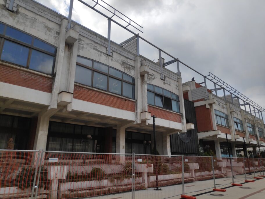 Premijerka Brnabić obećala pomoć za rekonstrukciju sale pirotskog Doma vojske 18 dom vojske foto lj f scaled