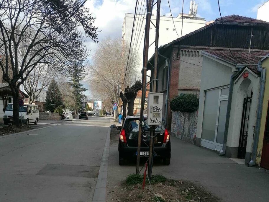 Plaćaju i privatni vrtić i kazne “Oka sokolovog” - muke roditelja u Nišu zbog nedostatka parking mesta 13 decija zemlja 3