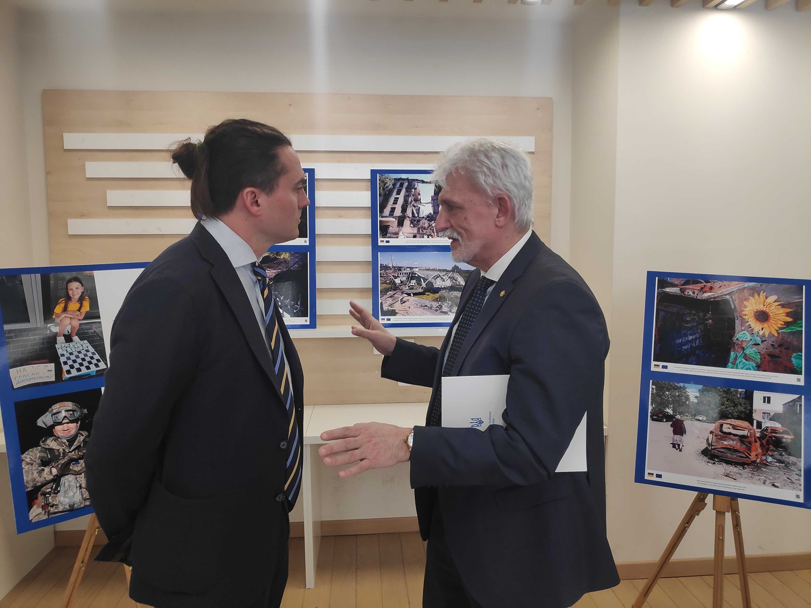 izložba, rat, ukrajina