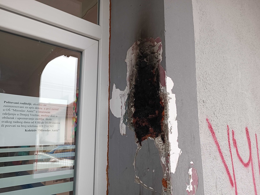 mika antić vrežina 9