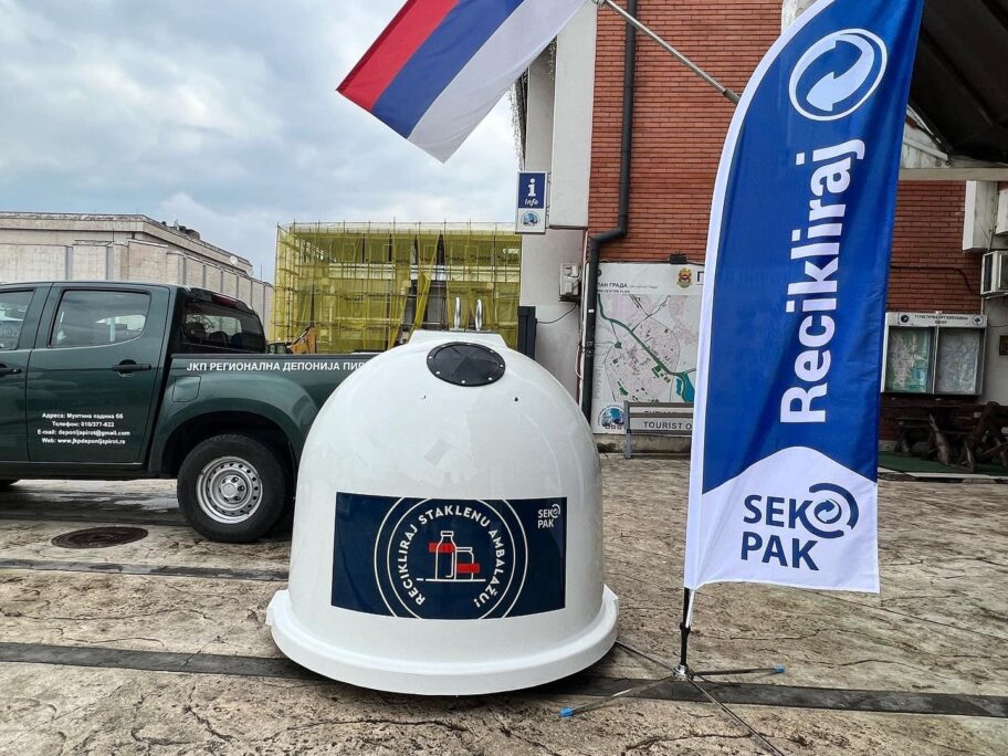 Pirot dobio kao donaciju kontejnere za reciklažu stakla 4 kontejner foto sekopak