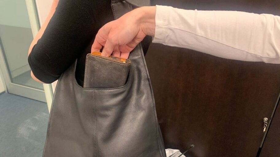 128990060 beec73ae ab33 4f39 a710 7d4c04ddb8e9