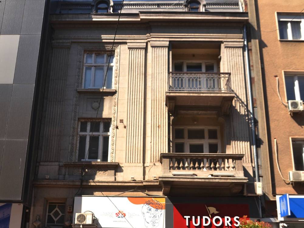 Djupon Obrenovićeva  38