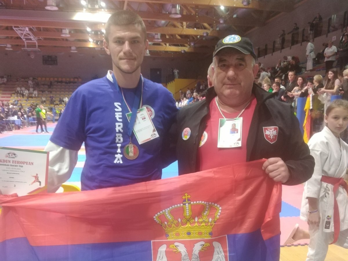 IMG 2a36c9460fc9a550c6b322fae5fd0e63 V