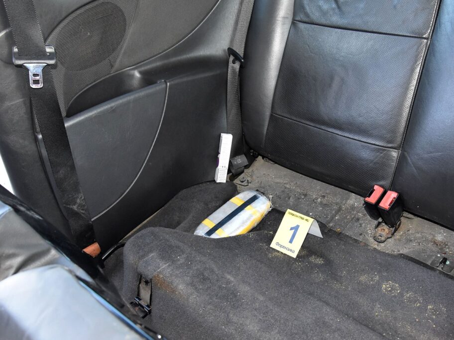 Policija u automobilu Nišlije pronašla pola kilograma heroina 14 1 1