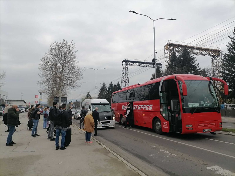 Autobus iz Niša za Beograd nije stigao ni do auto-puta zbog kvara, iz "Niš ekspresa" kažu - saobraćaj je živa stvar 1 nis ekspres kvar 1