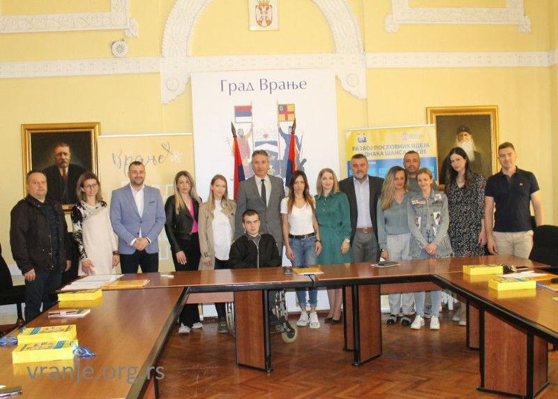 Preduzetnicima iz Vranja dodeljeni ugovori za pokretanje proizvodnje i kupovinu opreme 5 Preduzetnici