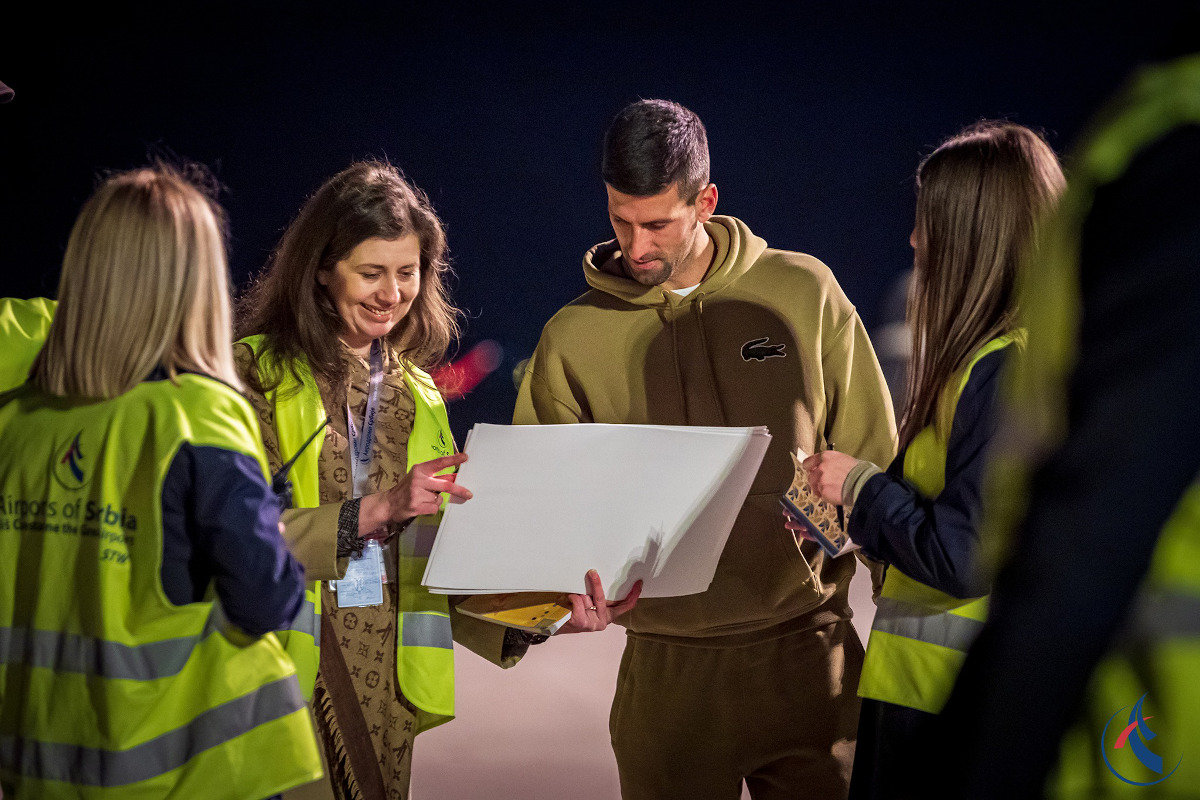 Đoković sleteo u Niš, april 2023, slika3; foto: FB Aerodrom Niš Konstantin Veliki.jpeg