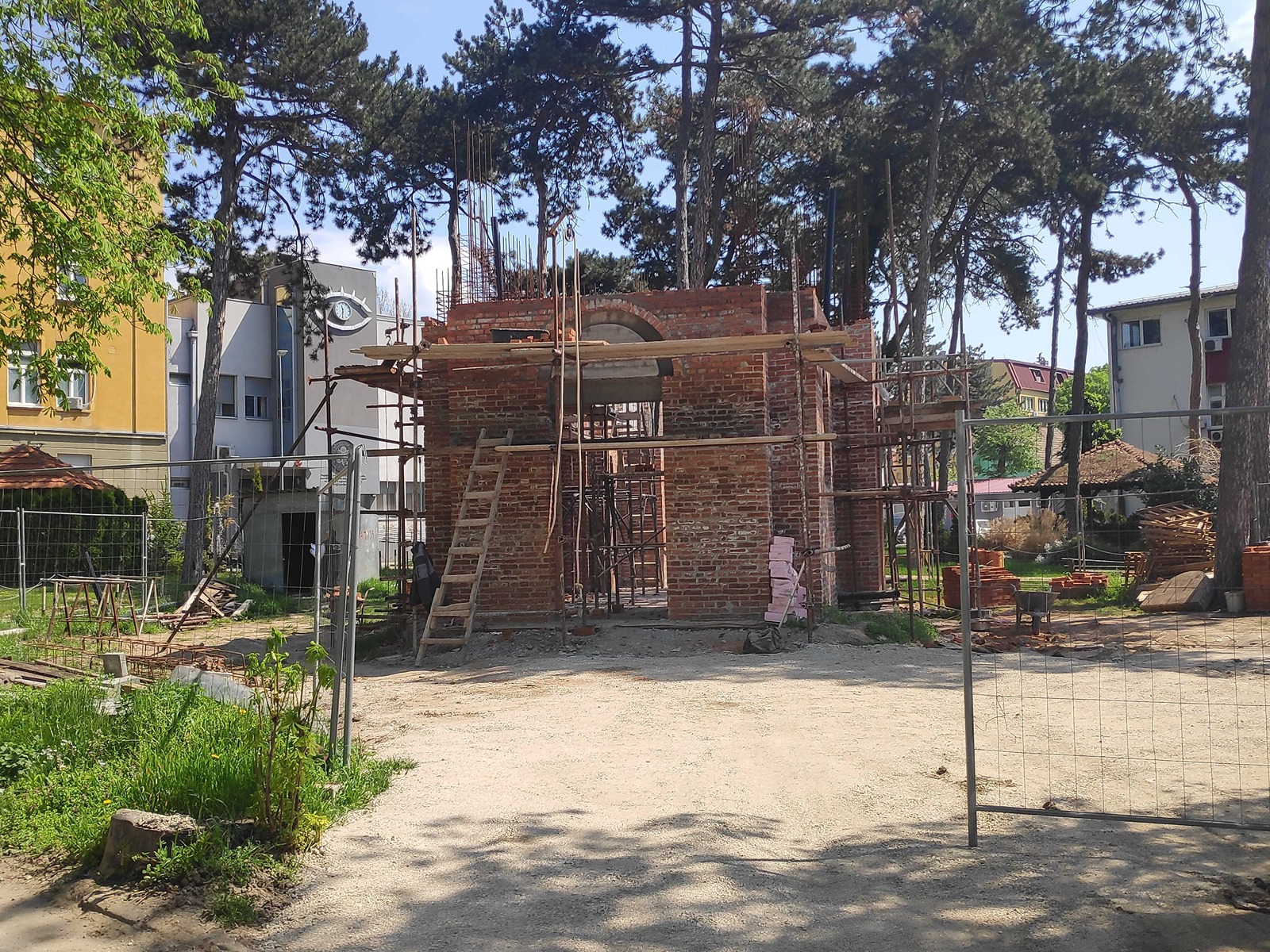 Niče crkva u dvorištu niškog KC-a, biće po ugledu na jednu iz predgrađa Atine 1 crkva ukc 10