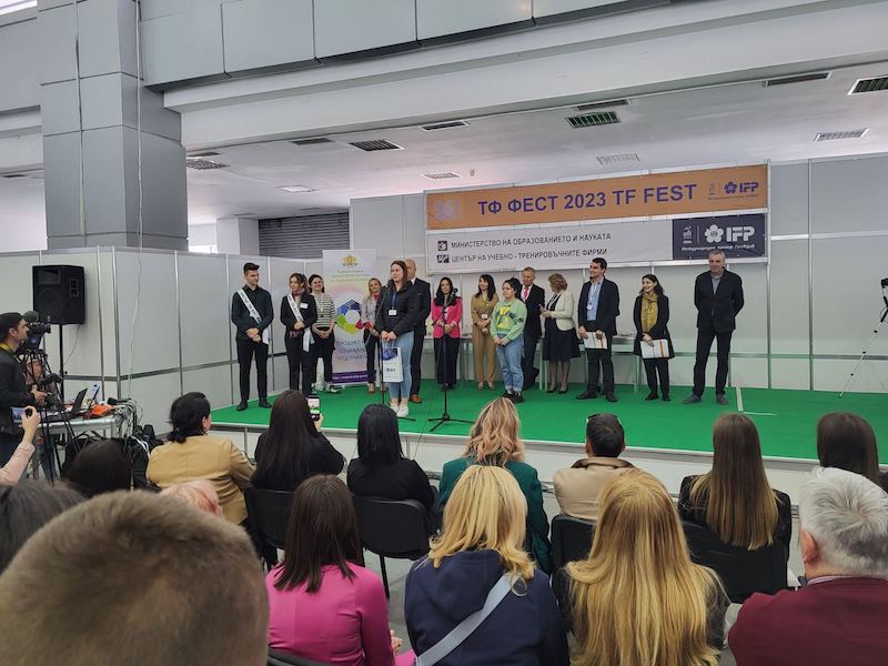 učenici na takmičenju