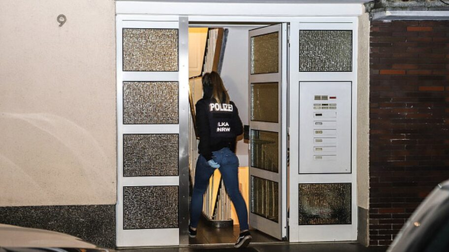 129581955 gettyimages 1252555236 594x594