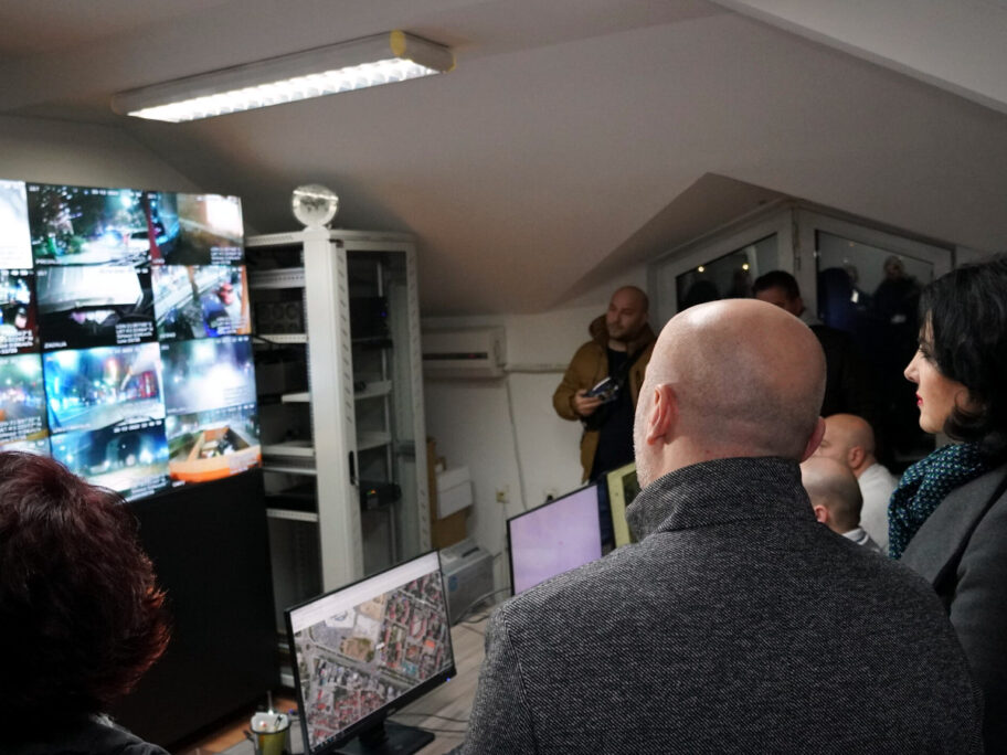 Istoj firmi koja je uvela sporni softver niška "Mediana" plaća još 50.000 evra za "blurovanje" 4 Kamere JKP Mediana foto Grad Nis