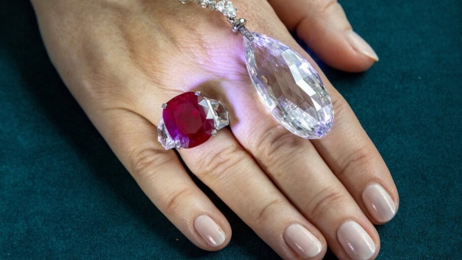 129652978 mediaitem129652357