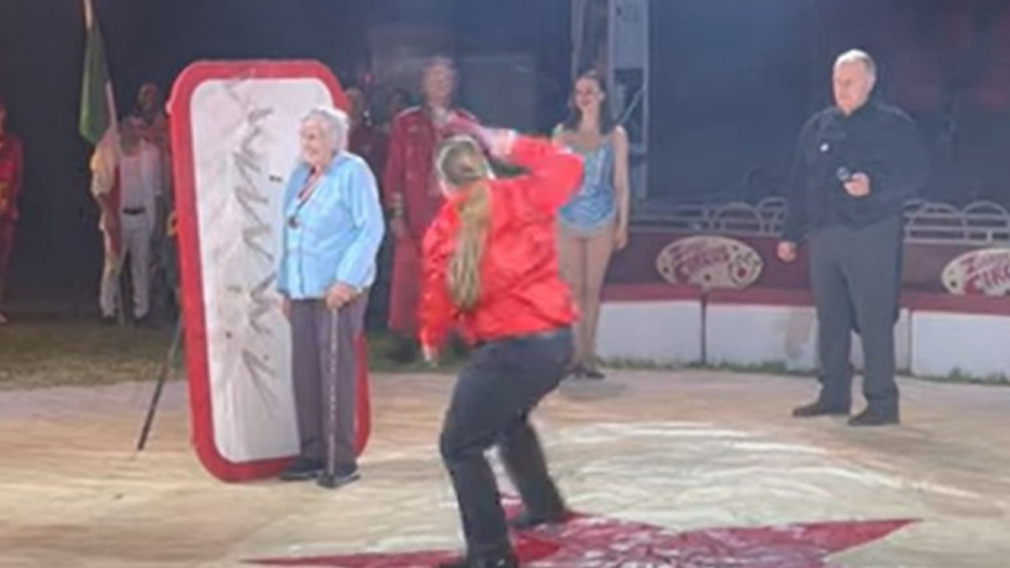 129720815 annieknife