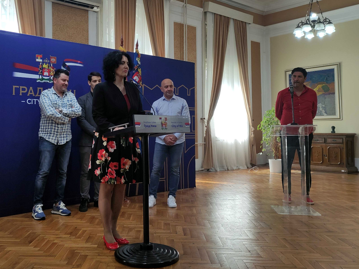 Milan Cvetanović najavljuje konferenciju; foto: JV-Ljubica Jocić