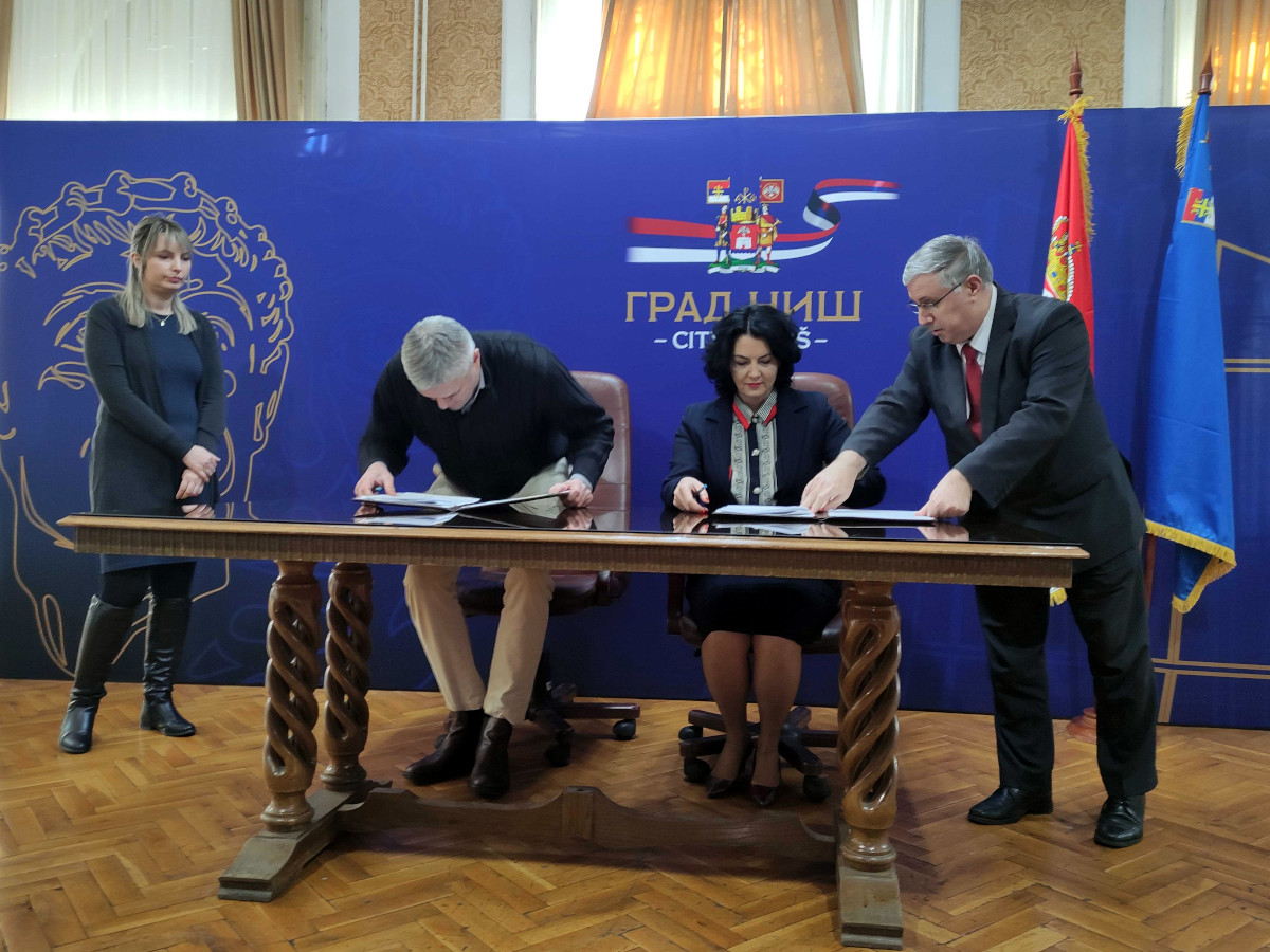 Zoran Stefanović se bavi protokolom; foto: JV-Ljubica Jocić