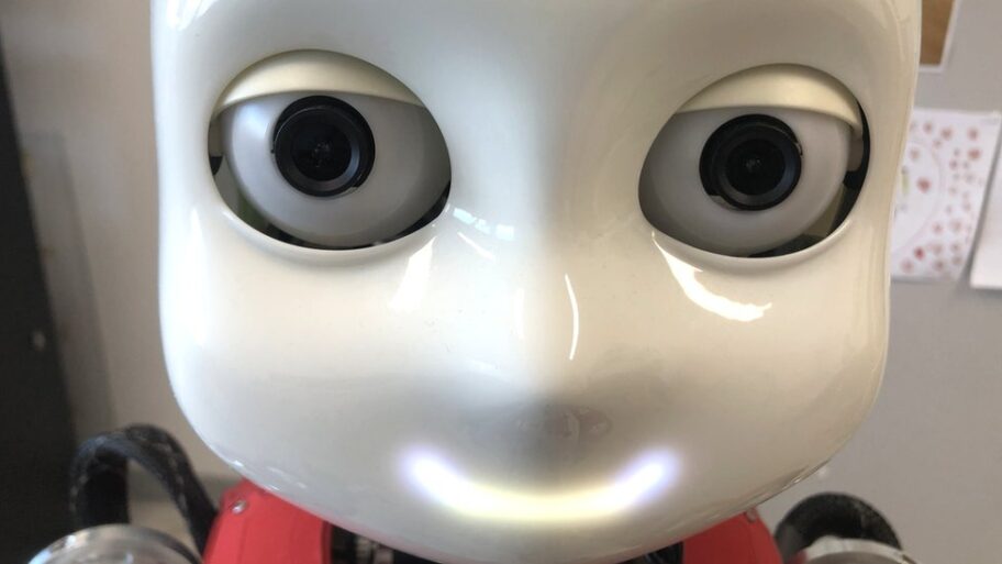 129341149 theicubrobotinthecontactlabattheitalianinstitutefortechnology creditchristinero