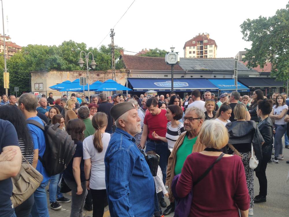 Protest beli vrh (2)