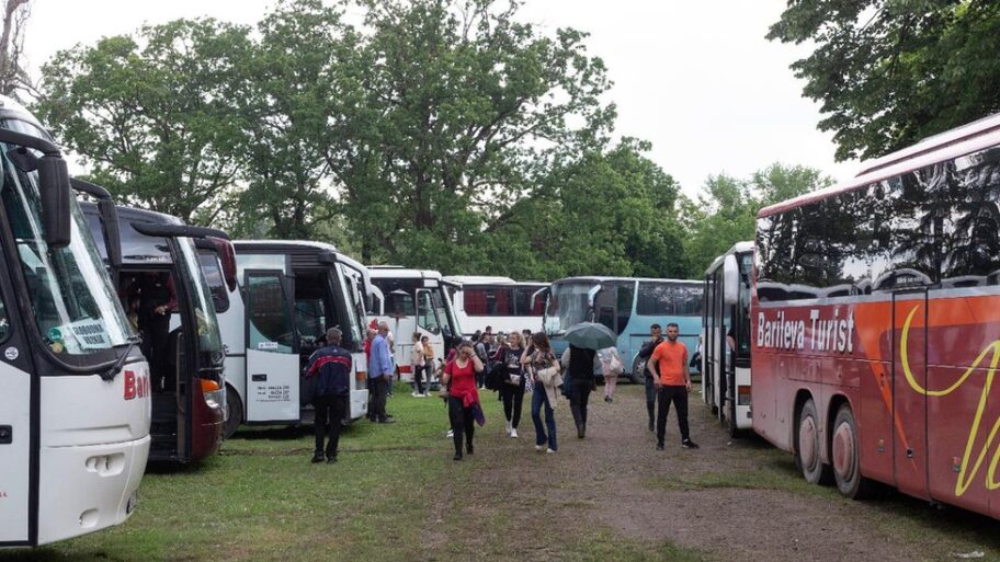 129882154 serbia shootings rally 11282 b