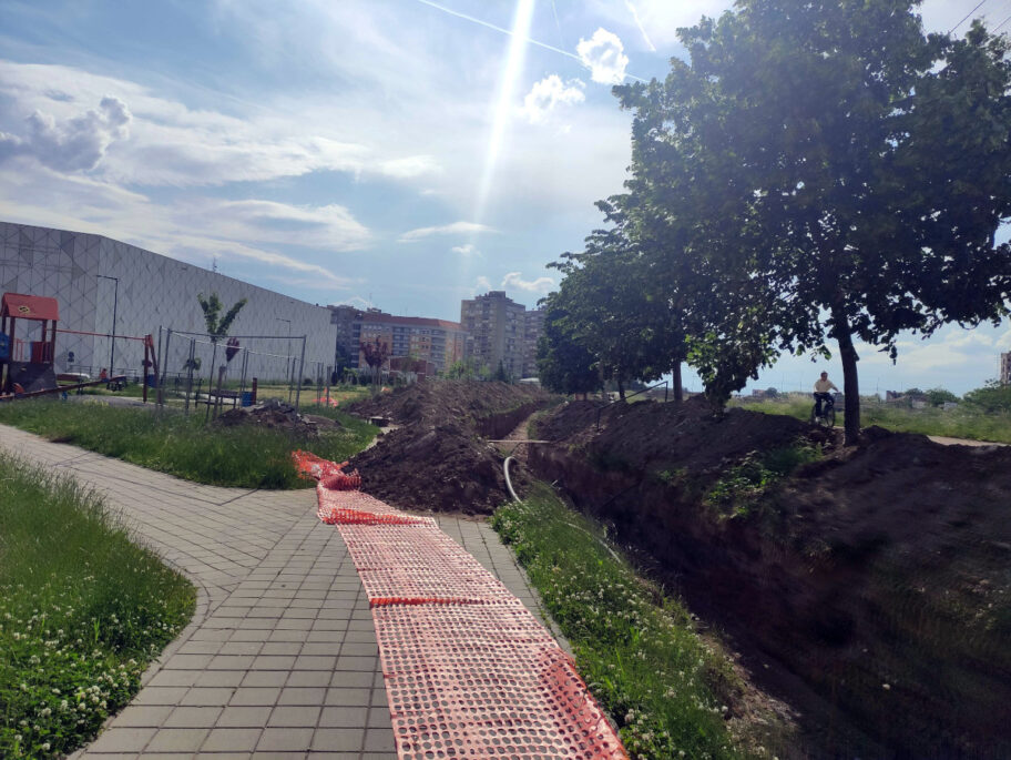 Izgradnja dalekovoda na keju 12 maj jun 2023 foto JV Ljubica Jocic