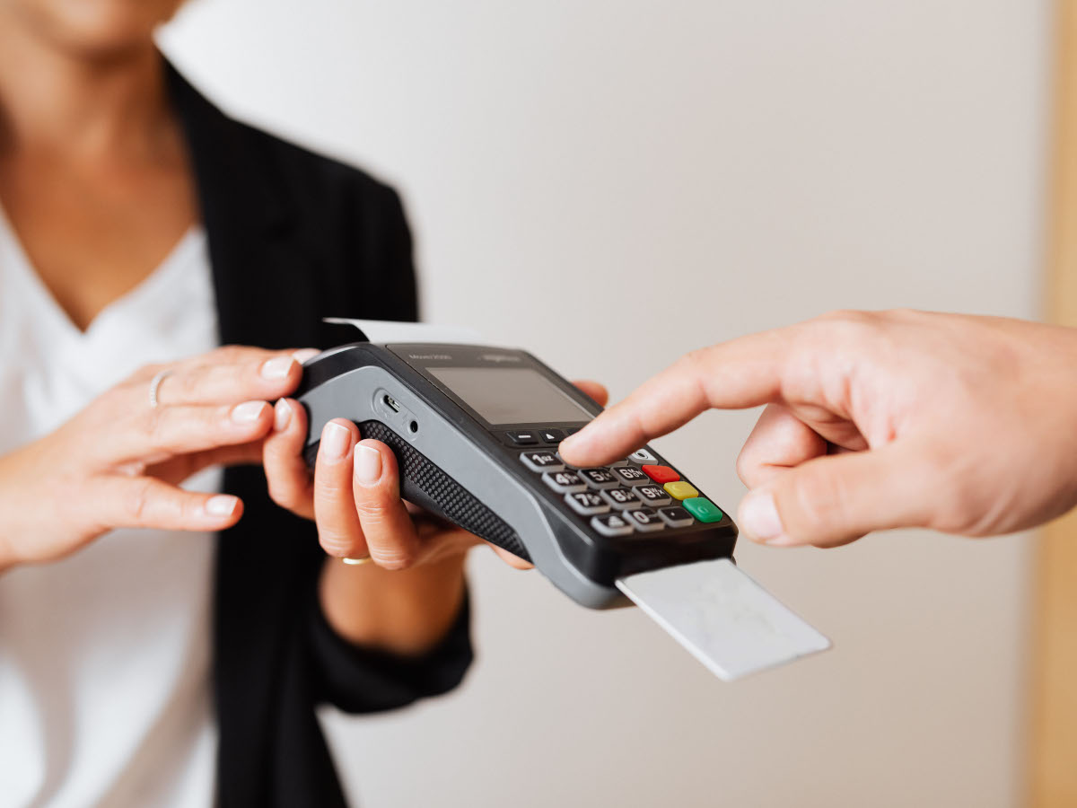 Želite da unapredite poslovanje? Bezgotovinska plaćanja su pravo rešenje 1 Cashless Stock 3