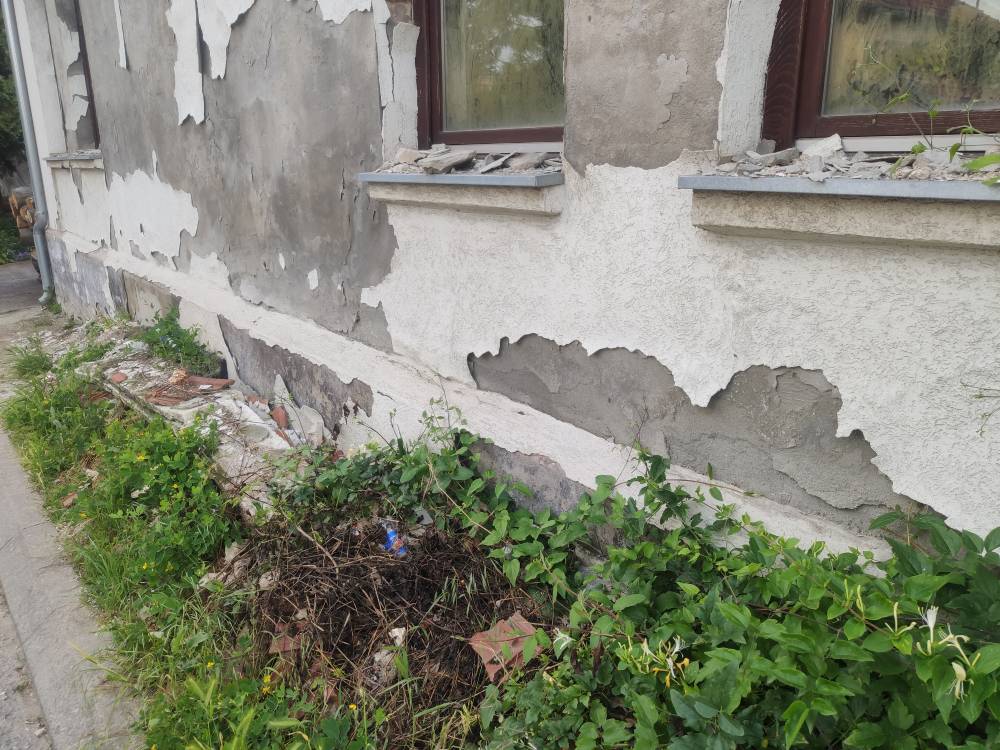 Urušena kaću, problem