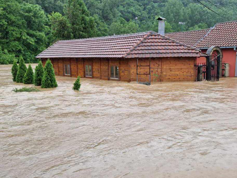 IMG ad3763bb8eed2bc3c830dd46684fd701 V