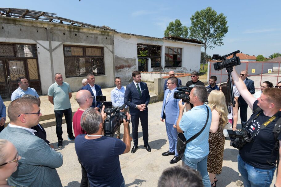 Zgrada mesne zajednice u lebanskom selu za 6,6 miliona postaje Omladinski centar 13 Potpisivanje ugovora Lebane 11 scaled