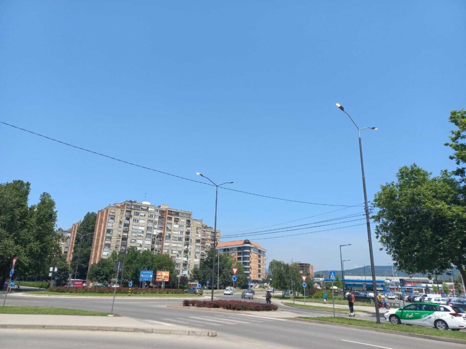 Svetla kod "Delte" u Nišu uključena i po danu 7 IMG 07bb11f50d65eccff6063a4e99de39ed V