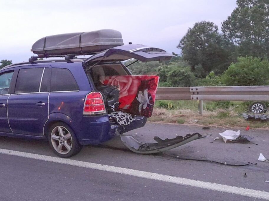 AB0B878E 178C 49B4 912D 449992E2F276