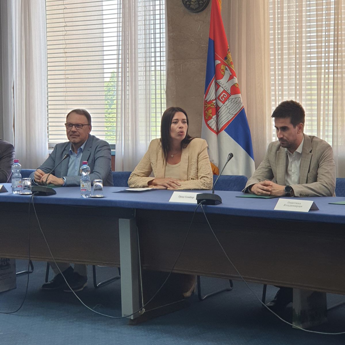 IMG-eb8a6ab1af745b8564764de304553fa9-V