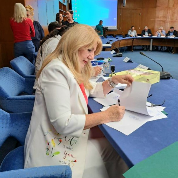 IMG-54d2eb30f45a99d5d8b378d1faae9f54-V