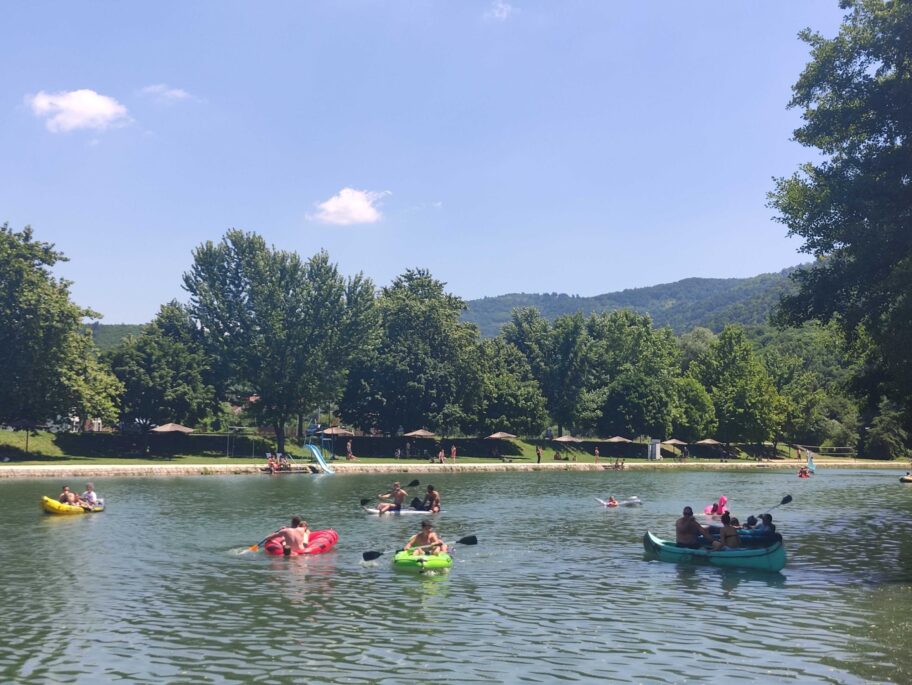 "Vlasina fest" obeležili koncerti, spustovi niz reku i početak kupališne sezone 7 IMG 20230709 123332 scaled