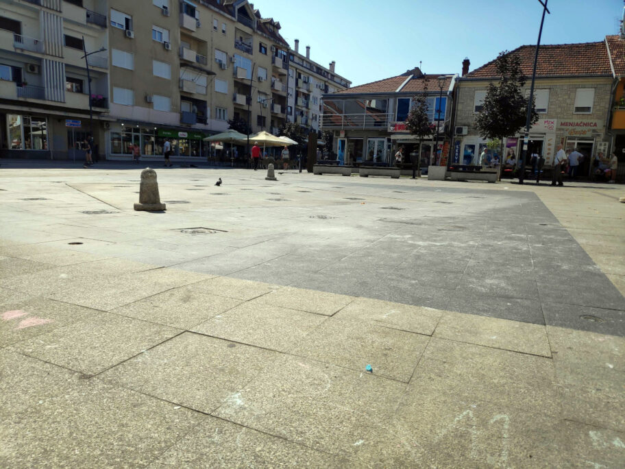 Opozicija u Aleksincu sama zakazala Skupštinu, traži podršku za poljoprivrednike 10 Fontana Aleksinac slika 3 jul 2023 foto JV