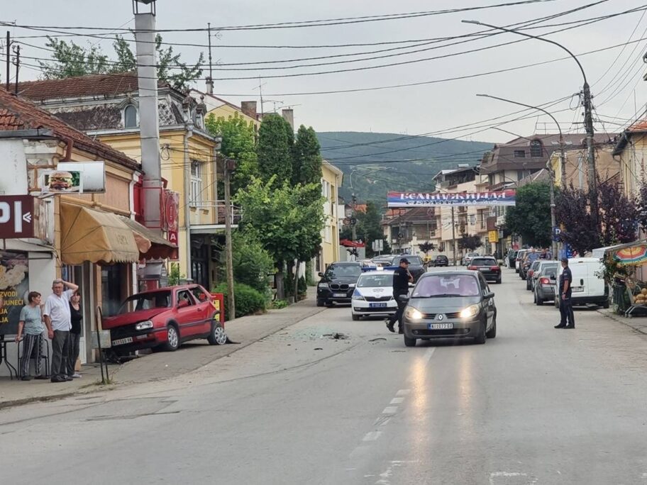 Sudar dva automobila u Svrljigu, dve osobe prevezene u UKC 3 svrljig