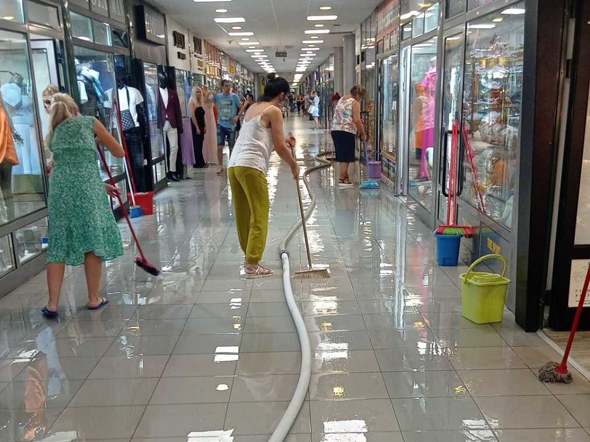 Poplava u Podzemnom prolazu u Nišu, prodavcima uništena roba 1 podzemni 2