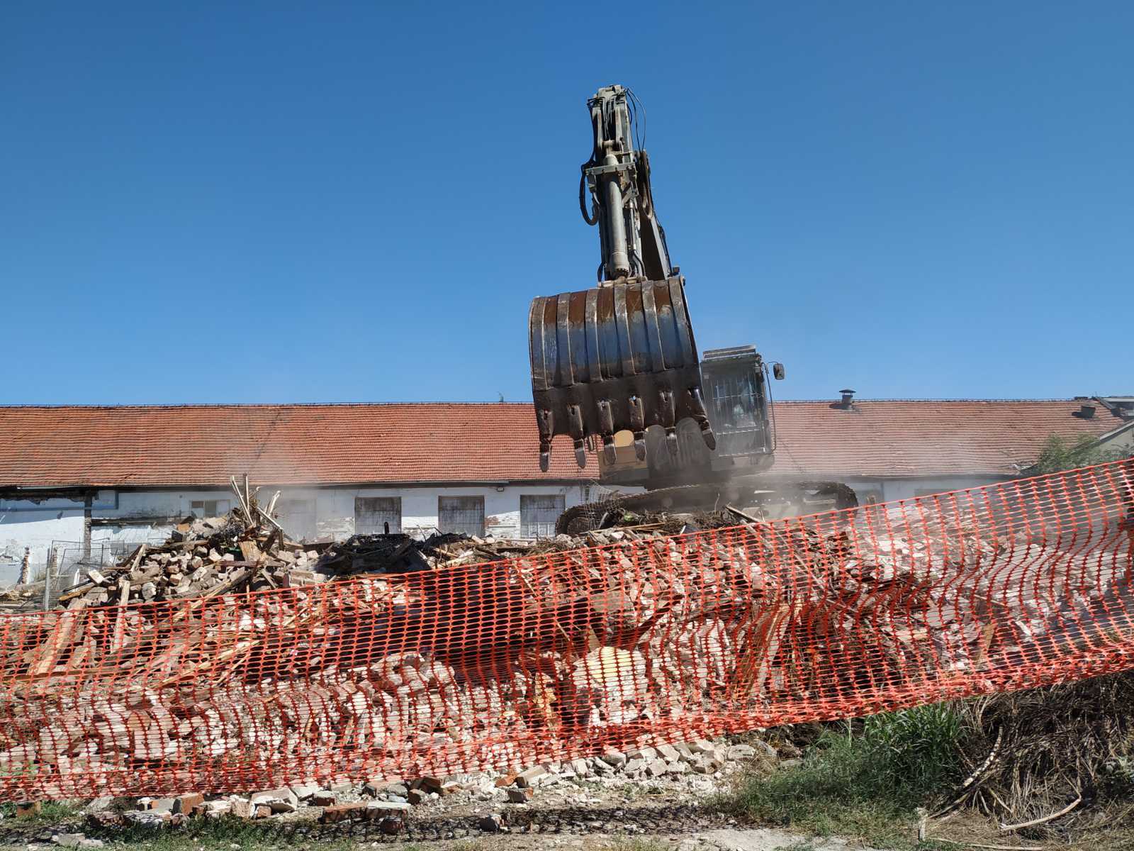 IMG-a9fca1391336a7c4b091d10a0dc9dee8-V