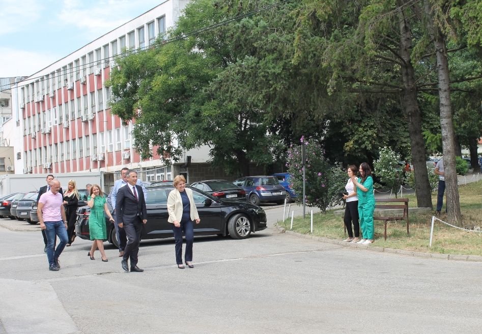 12224-LBRx2IAjnT9h-1200